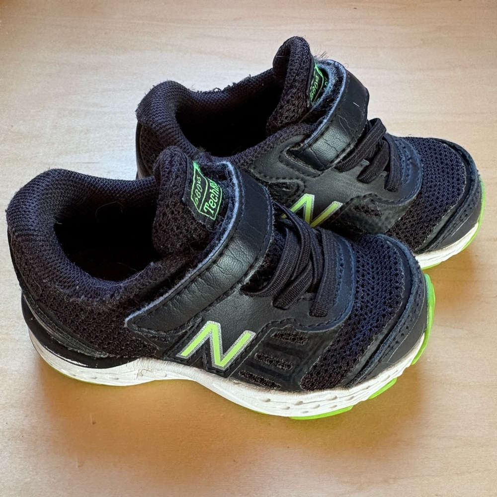 New Balance 680 Toddler shoes - size 5T